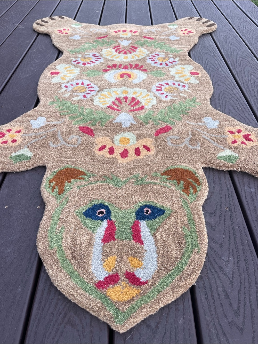 Beautiful Oushak Bear Rug - NWOT